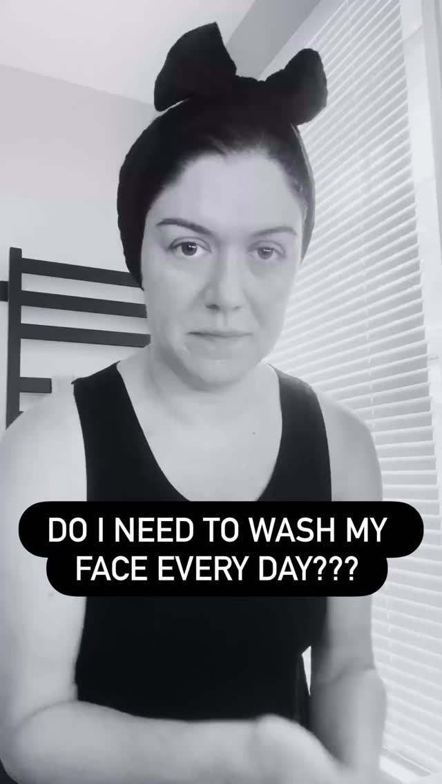 Girl, wash your face! 
Comment “I do” for link to the MOST AMAZING FACE WASH EVER! 💖
#washyourface #youdo #abbiskincare
